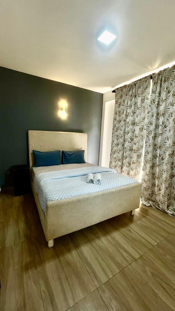 Three-Bedroom Apartment (Lake View Rest) image 3